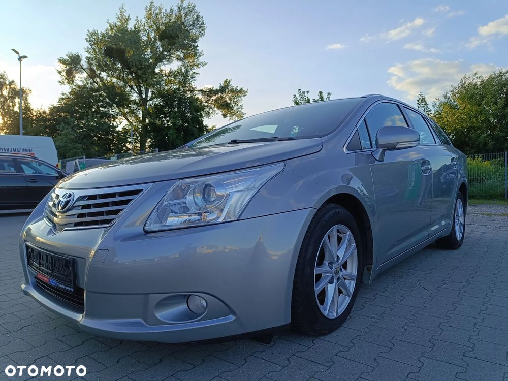 Toyota Avensis Combi 2.0 D-4D Edition - 1