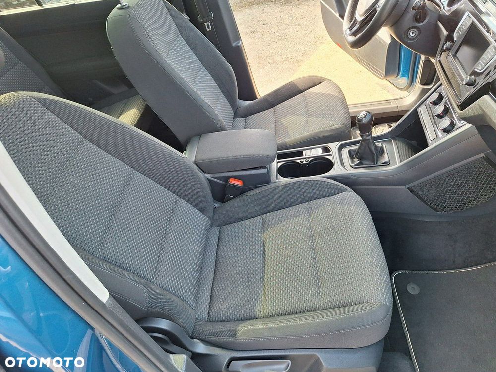 Volkswagen Touran 2.0 TDI BMT Comfortline - 21