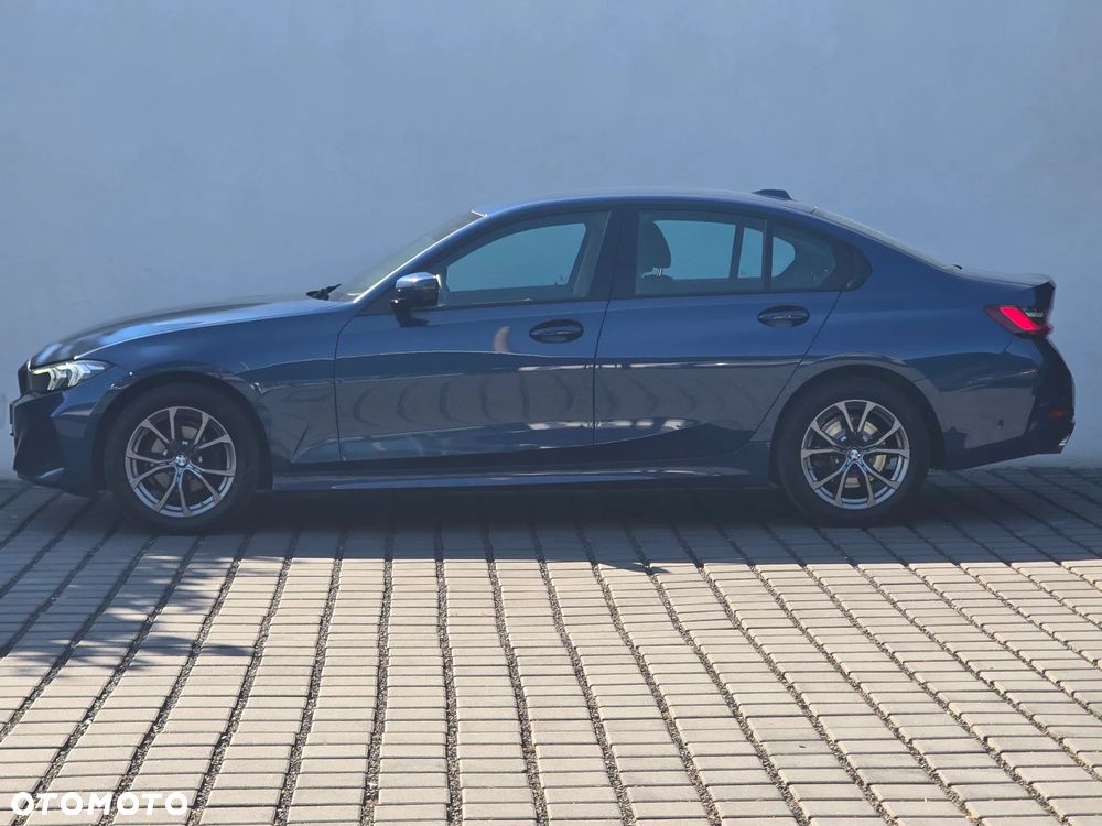 BMW 3 Series 2023 photo 3