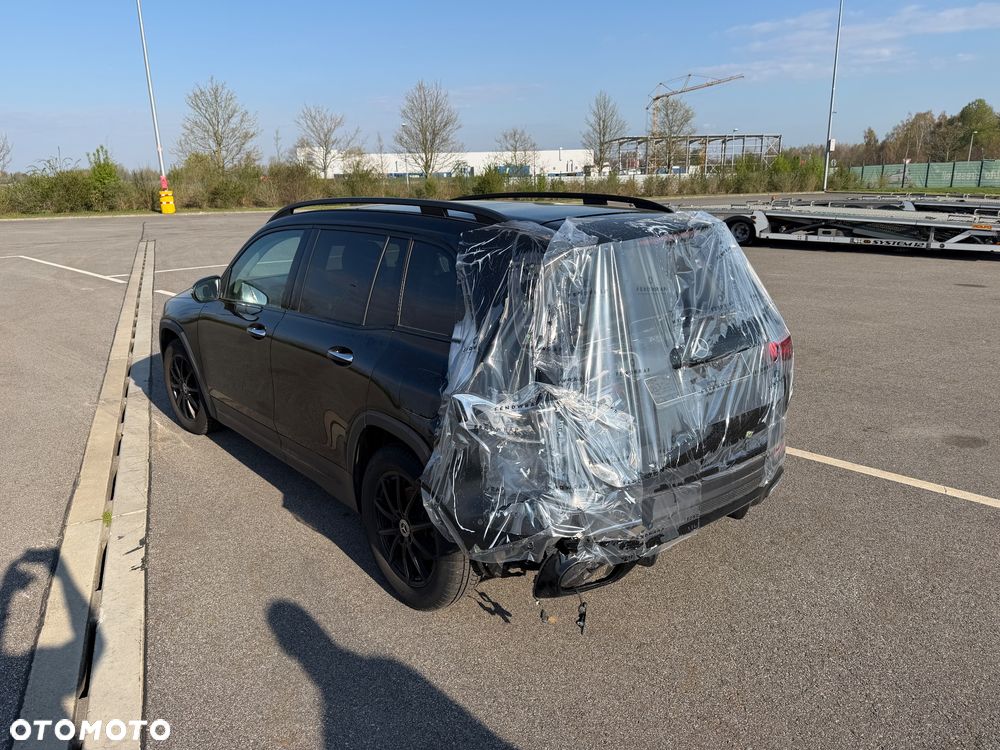 Mercedes-Benz GLB - 13