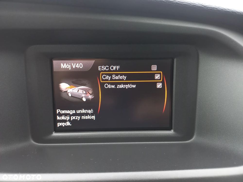 Volvo V40 D3 Momentum - 31