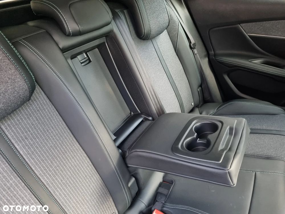 Peugeot 3008 1.6 PureTech Hybrid4 PHEV Allure S&S EAT8 - 20