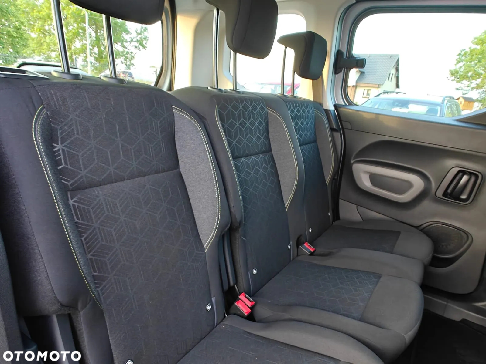 Peugeot Rifter 1.5 BlueHDI Allure S&S - 16