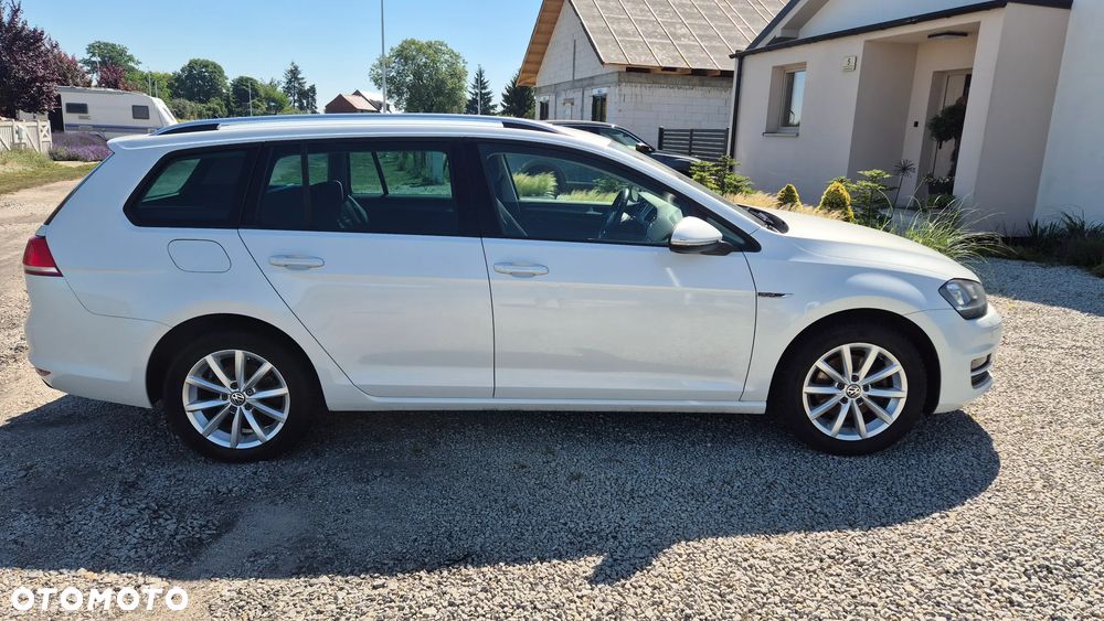 Volkswagen Golf - 6