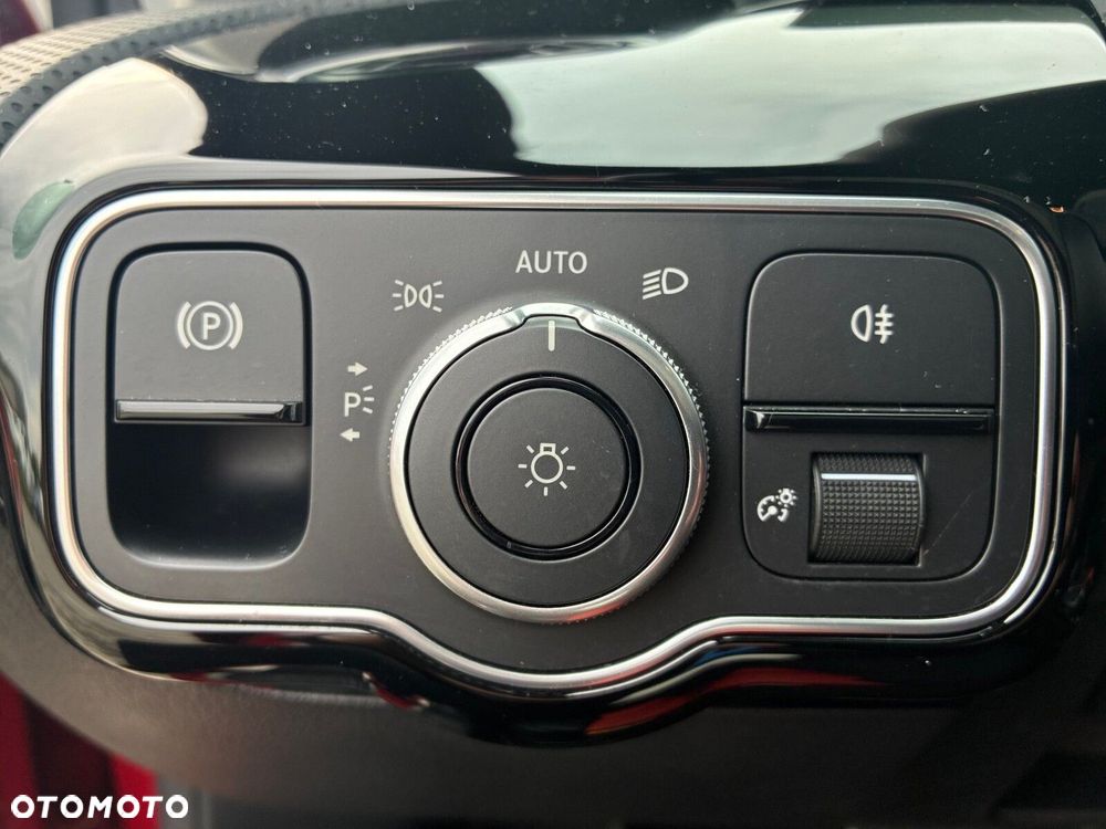 Mercedes-Benz CLA - 25