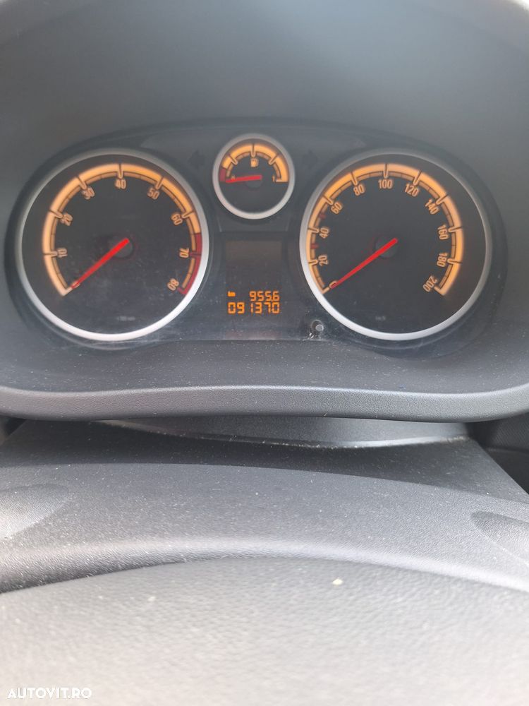 Opel Corsa 1.2 Essentia - 3