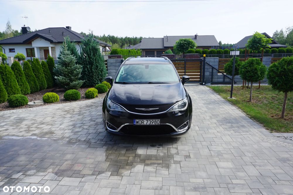 Chrysler Pacifica - 3