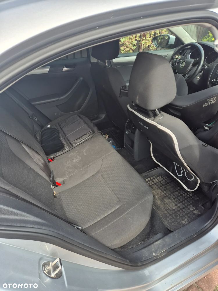Volkswagen Jetta 2.0 TDI DPF BMT Trendline - 5