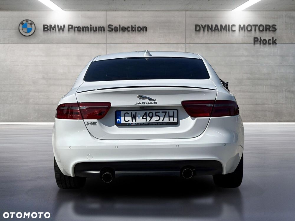 Jaguar XE - 5