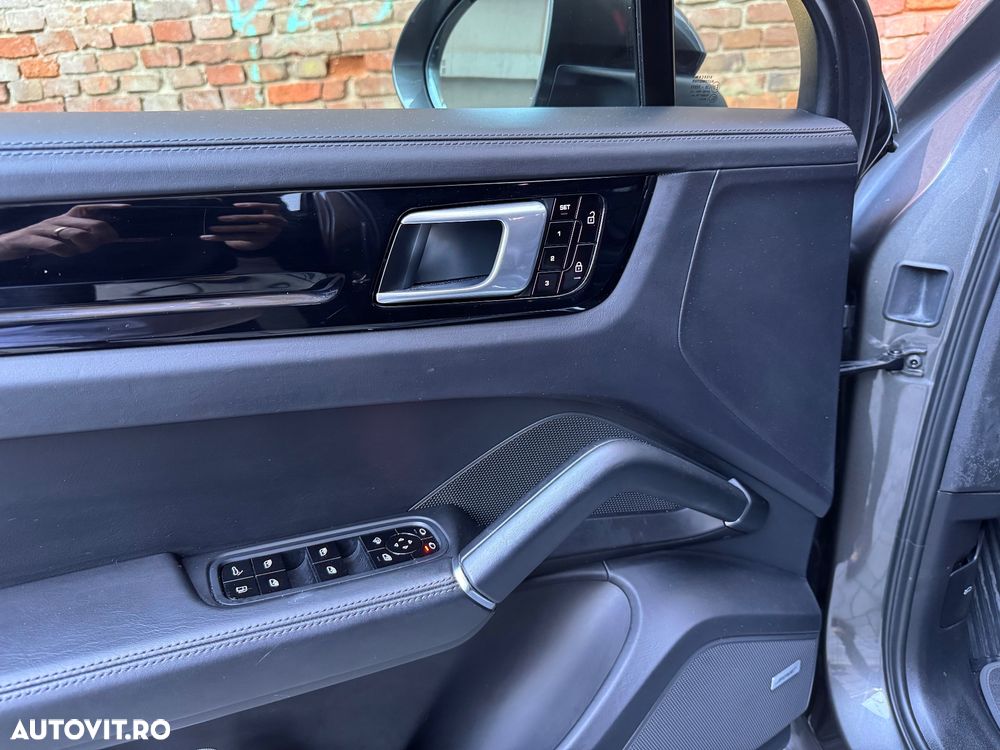 Porsche Cayenne Coupe Standard - 23