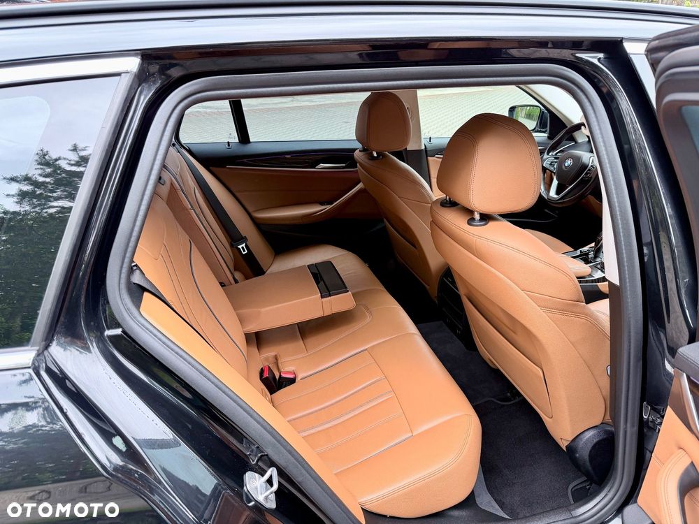 BMW Seria 5 525d Luxury Line - 26