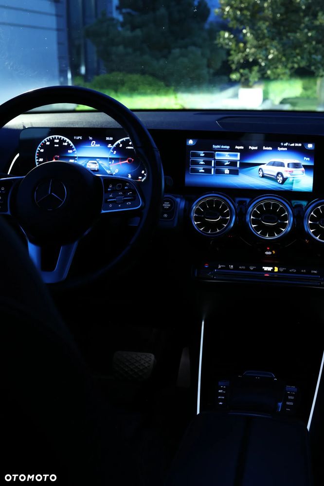 Mercedes-Benz GLB - 34