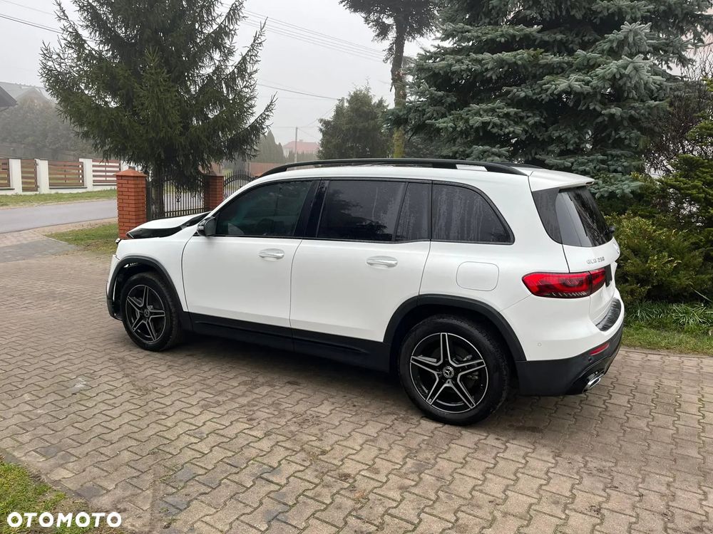 Mercedes-Benz GLB 250 8G-DCT AMG Line - 7