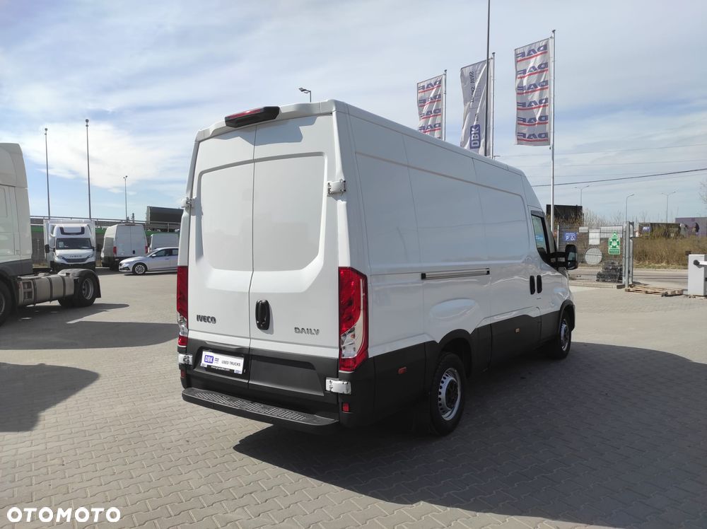 Iveco DAILY 35S16 - 8
