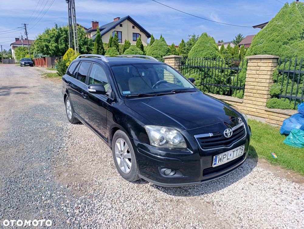 Toyota Avensis - 1