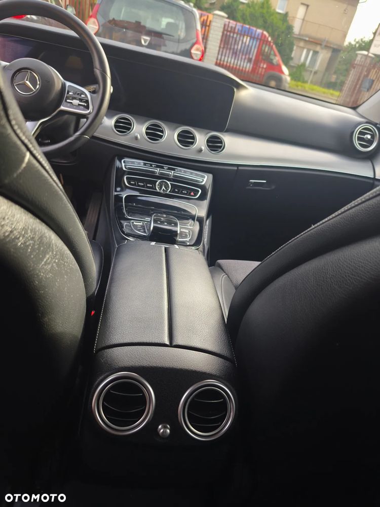 Mercedes-Benz Klasa E 300 de 9G-TRONIC Exclusive - 20