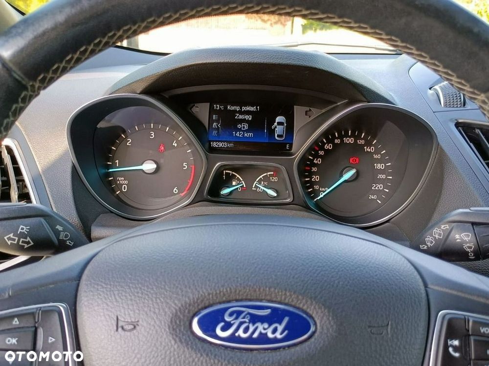 Ford Kuga 2.0 TDCi 2x4 ST-Line - 27