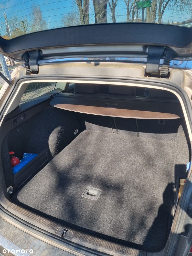 Volkswagen Passat - 15