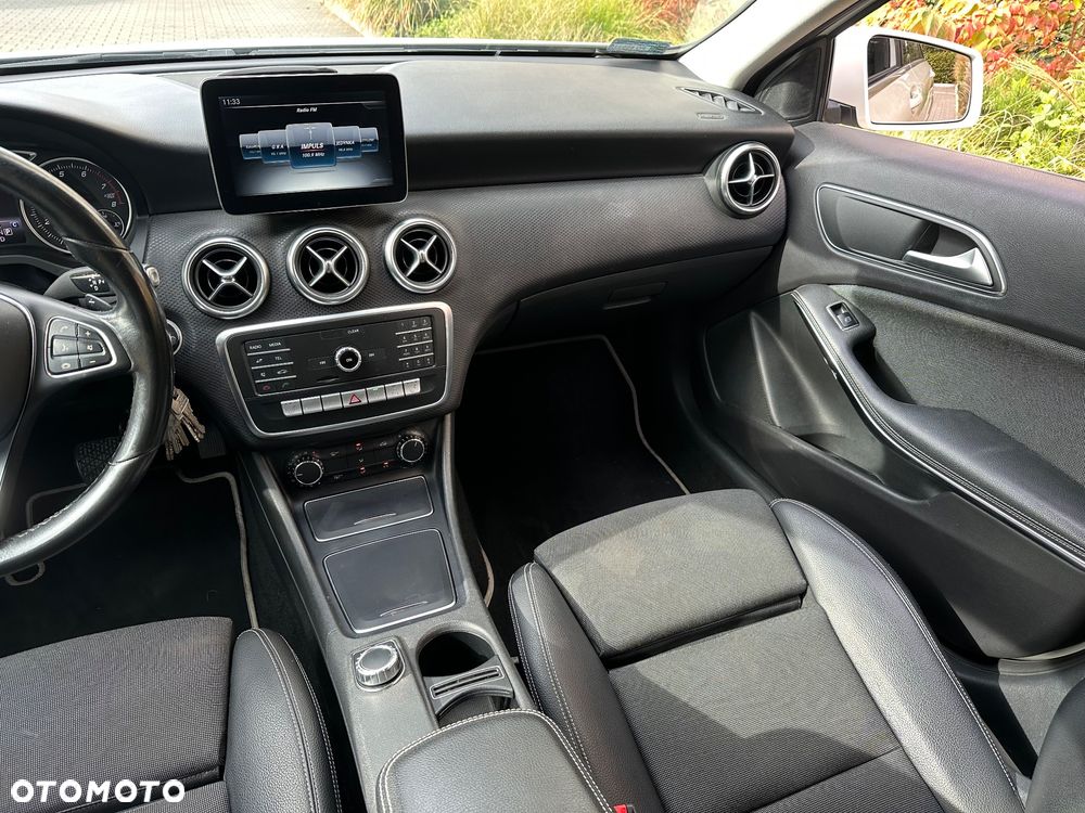 Mercedes-Benz Klasa A 180 7G-DCT - 11