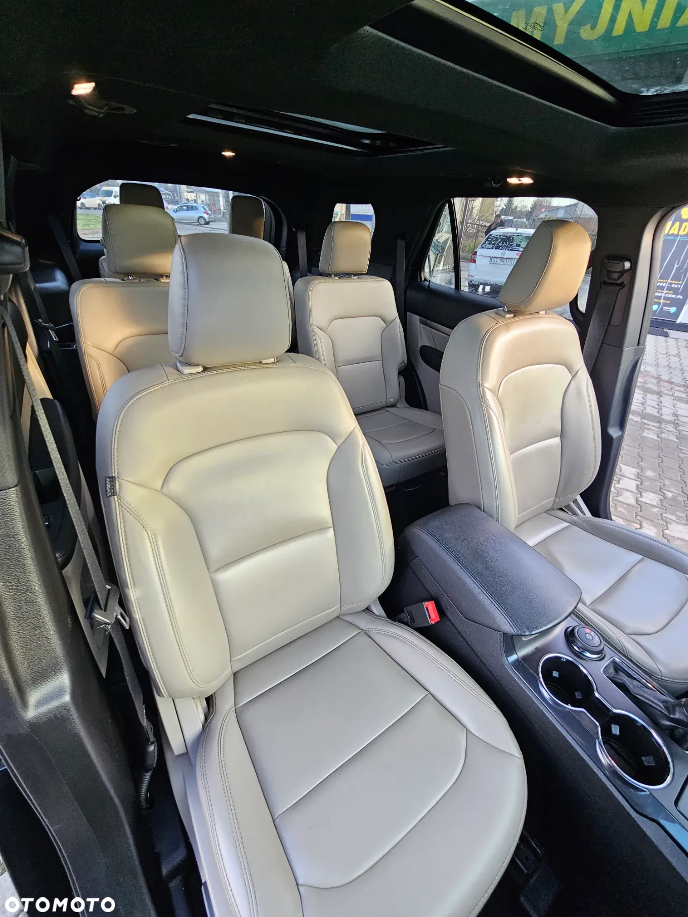 Ford Explorer - 8