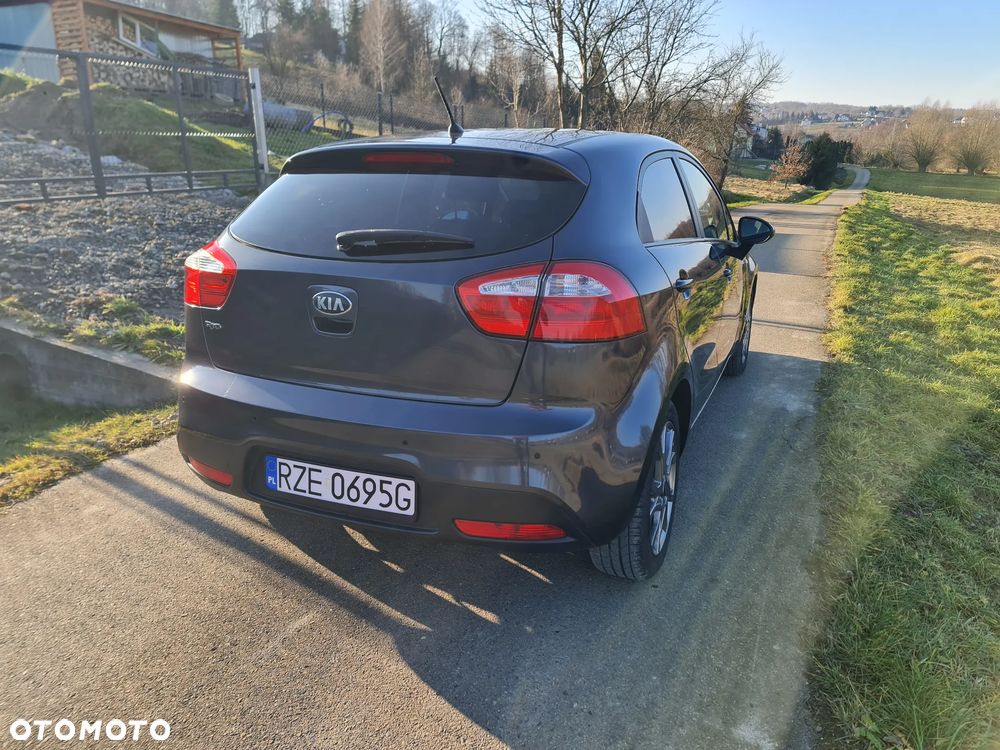 Kia Rio 1.2 Dream Team Edition - 5