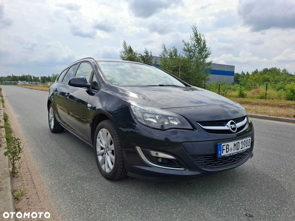 Opel Astra 2013 photo 2