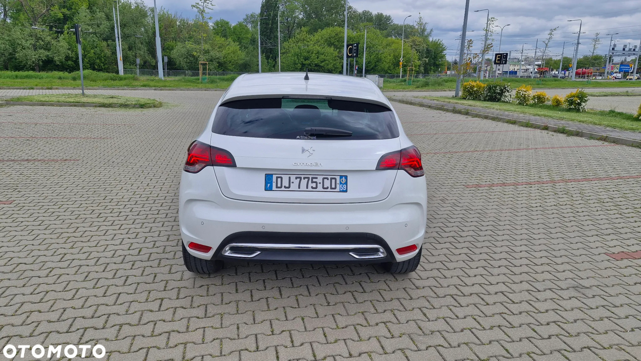 Citroën DS4 e-HDi 115 SoChic - 8