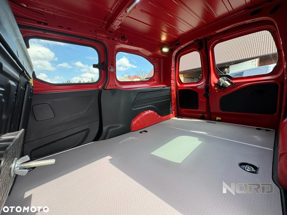 Peugeot Partner 4x4 1.5 Long Premium - 32