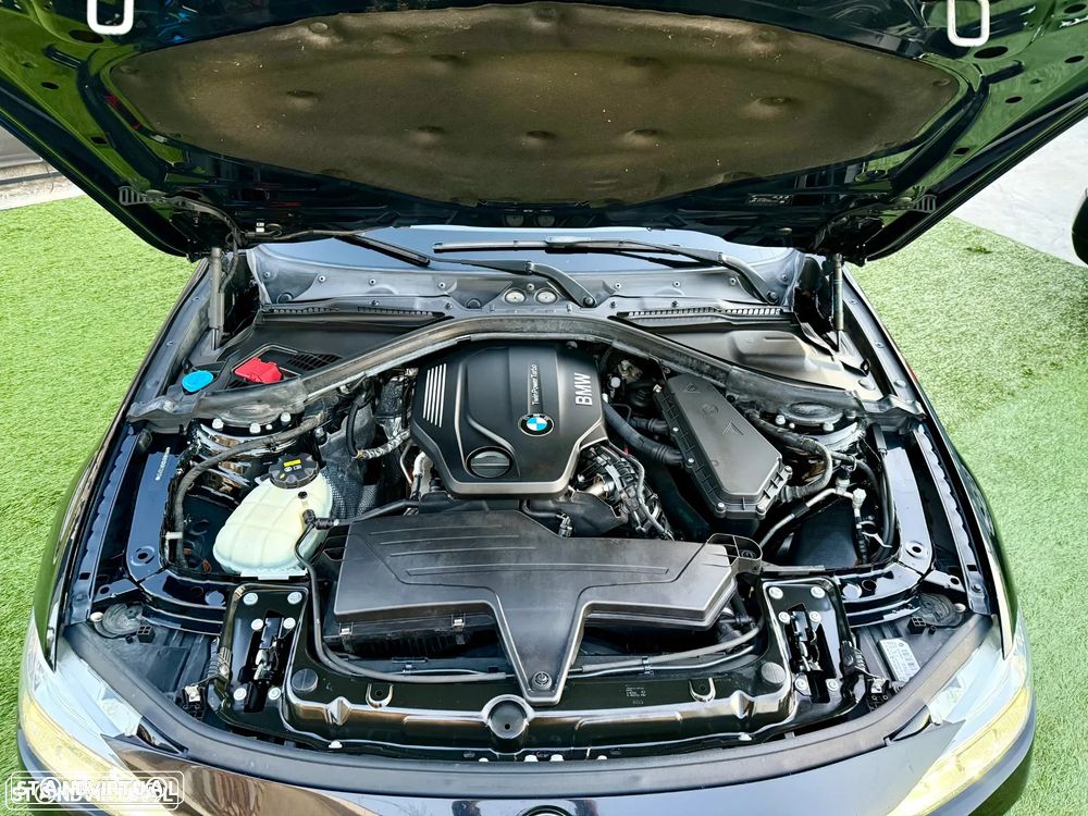 BMW 320 d Touring Ultimate Auto - 42
