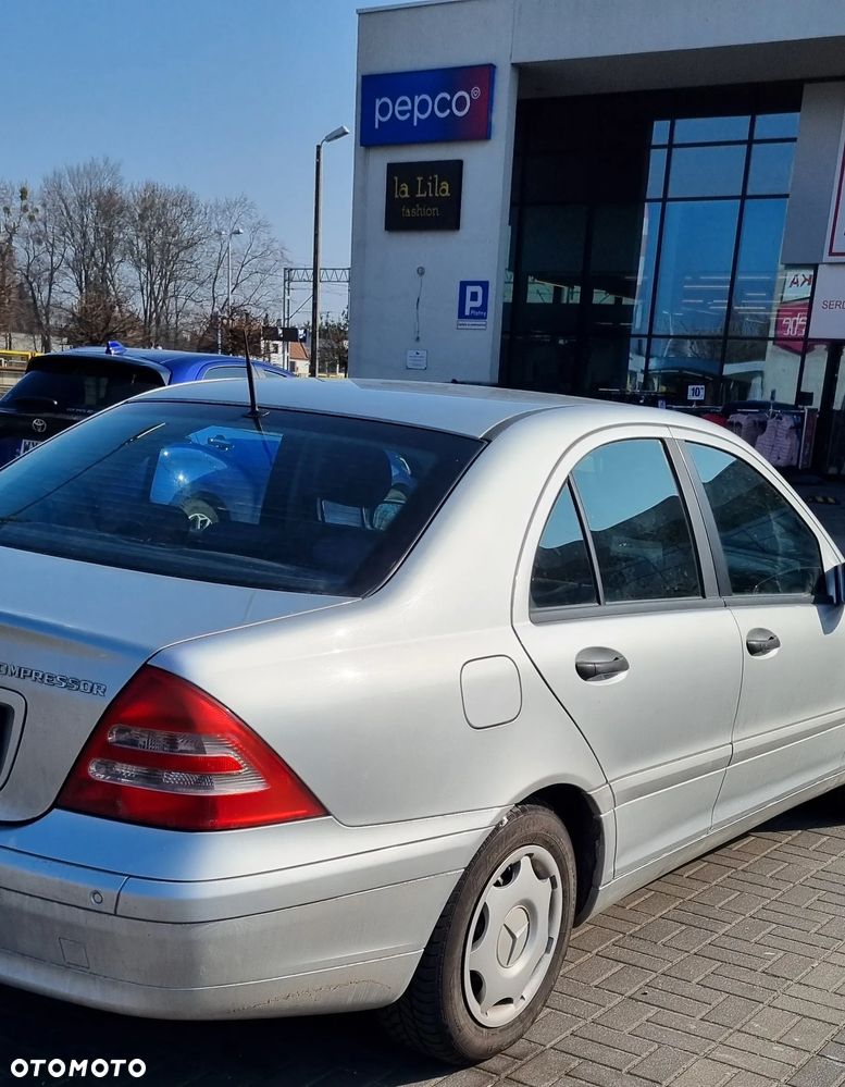 Mercedes-Benz Klasa C 180 Kompressor Automatik Classic - 4