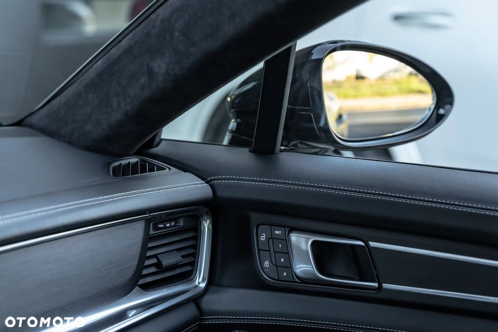 Porsche Panamera - 28