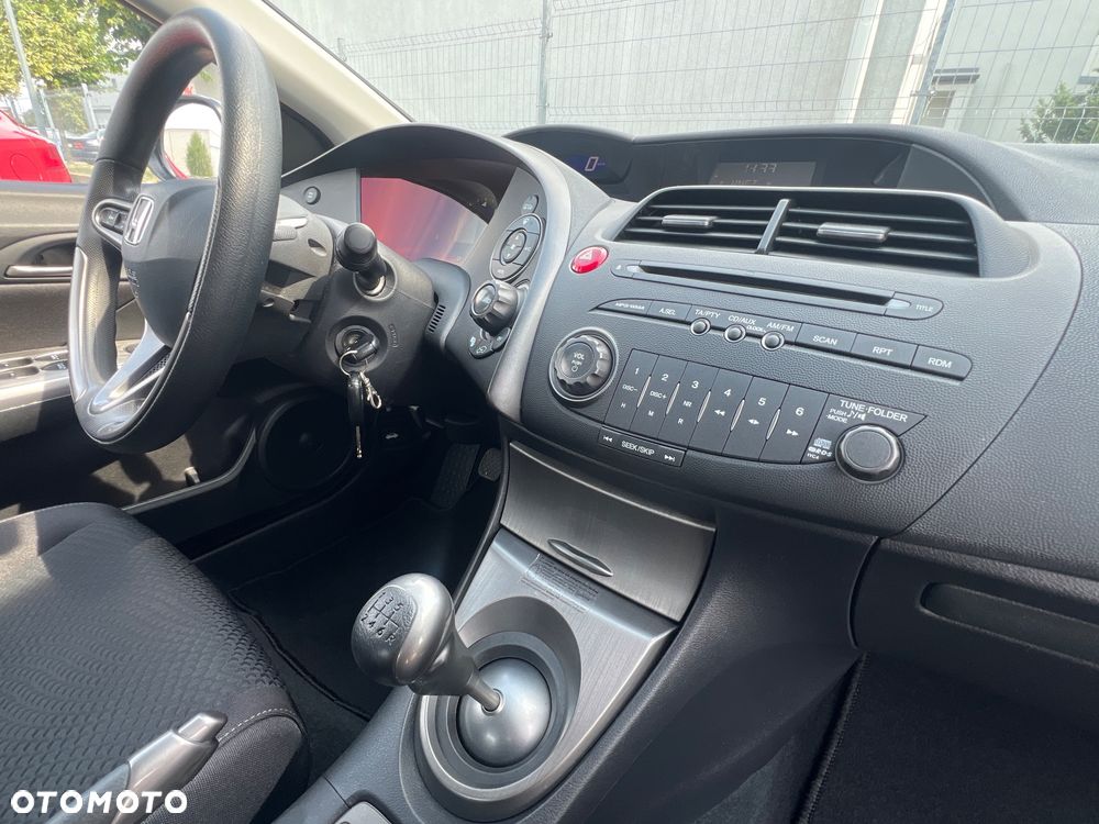 Honda Civic 1.4 i-VTEC Comfort - 26