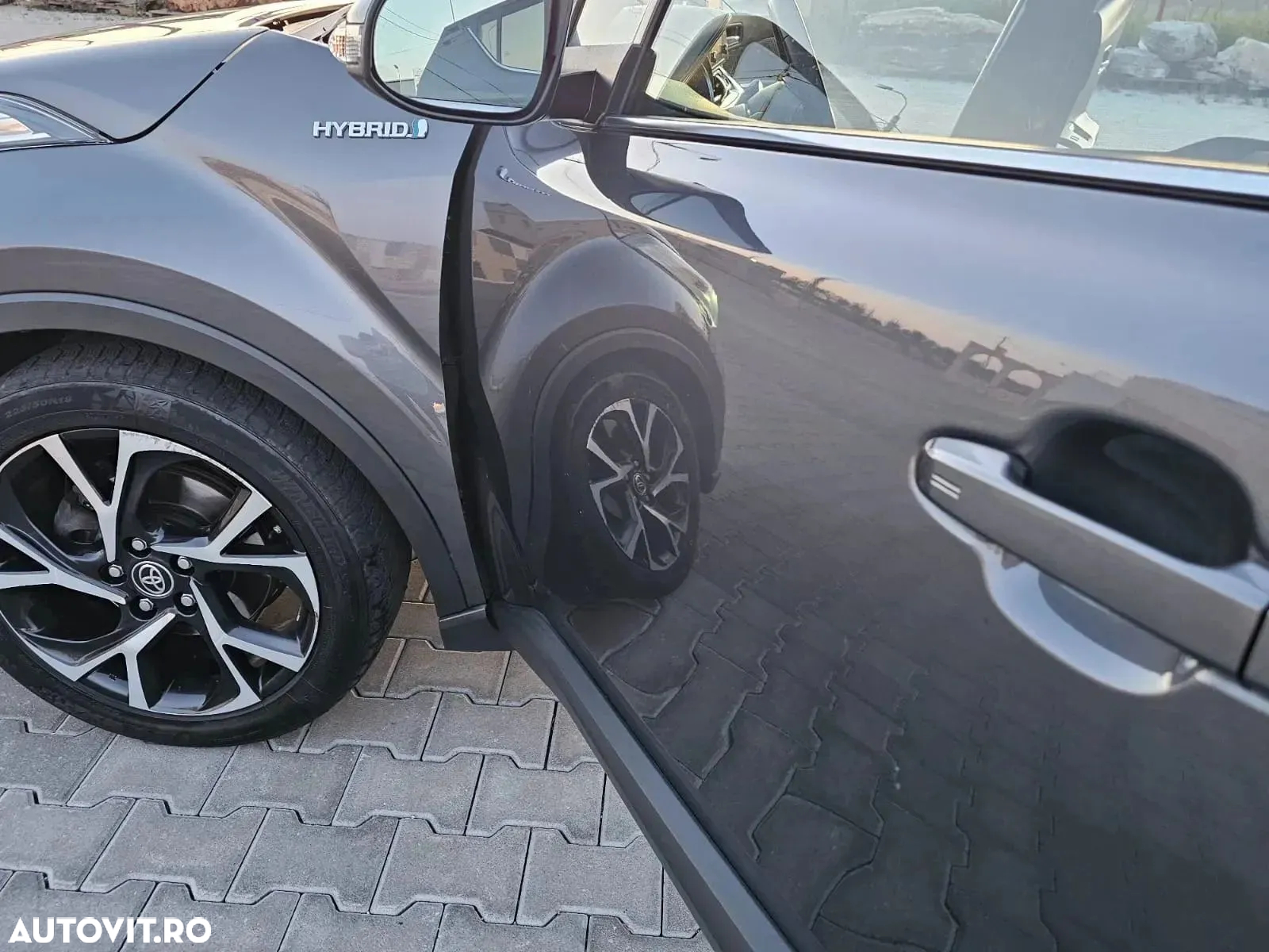 Toyota C-HR 2.0 HSD 184 CP 4x2 CVT C-ult Style bi-tone - 31