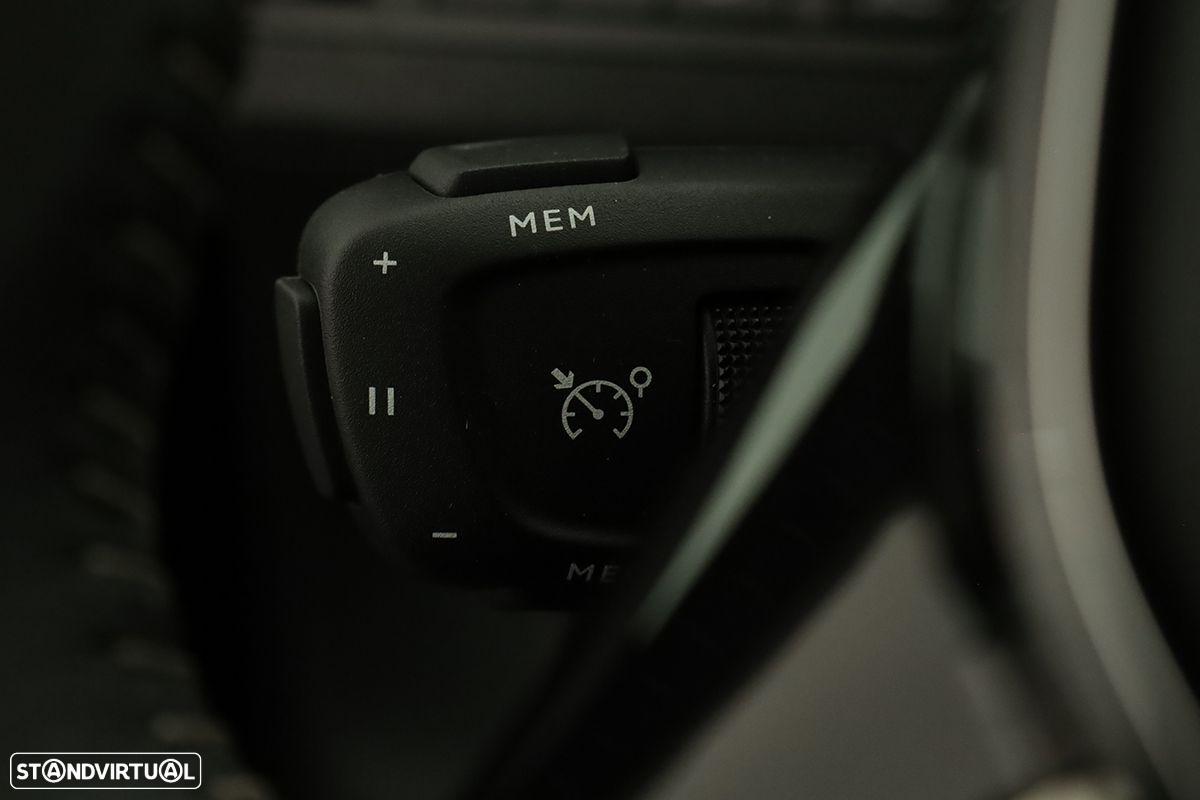 Peugeot 3008 1.6 Hybrid Allure e-EAT8 - 17
