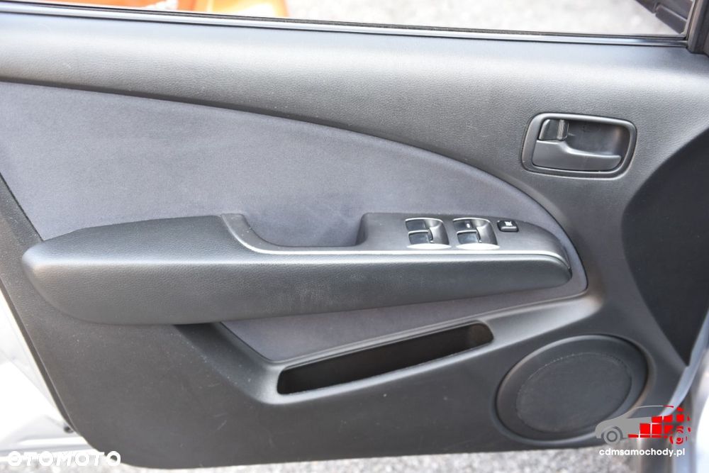 Mitsubishi Outlander - 12