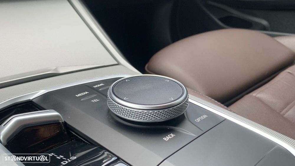 BMW 320 e Aut. Advantage - 26