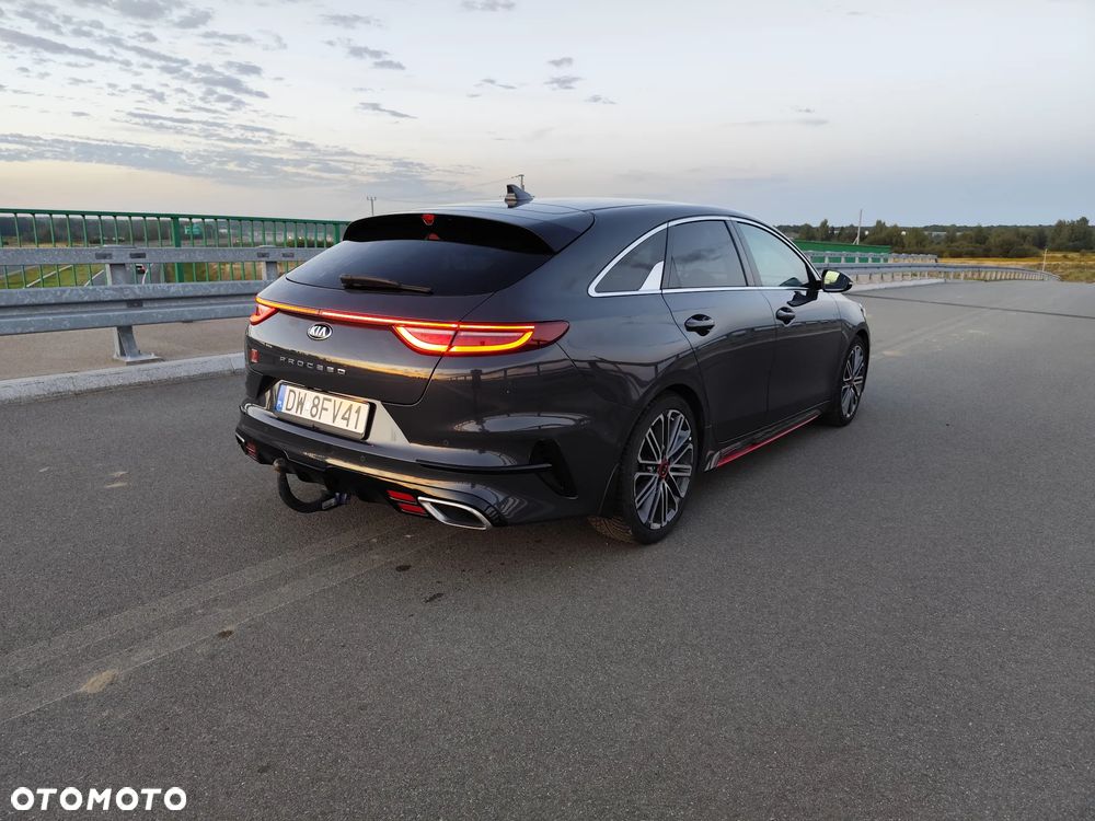 Kia ProCeed 1.6 T-GDI GT DCT - 3