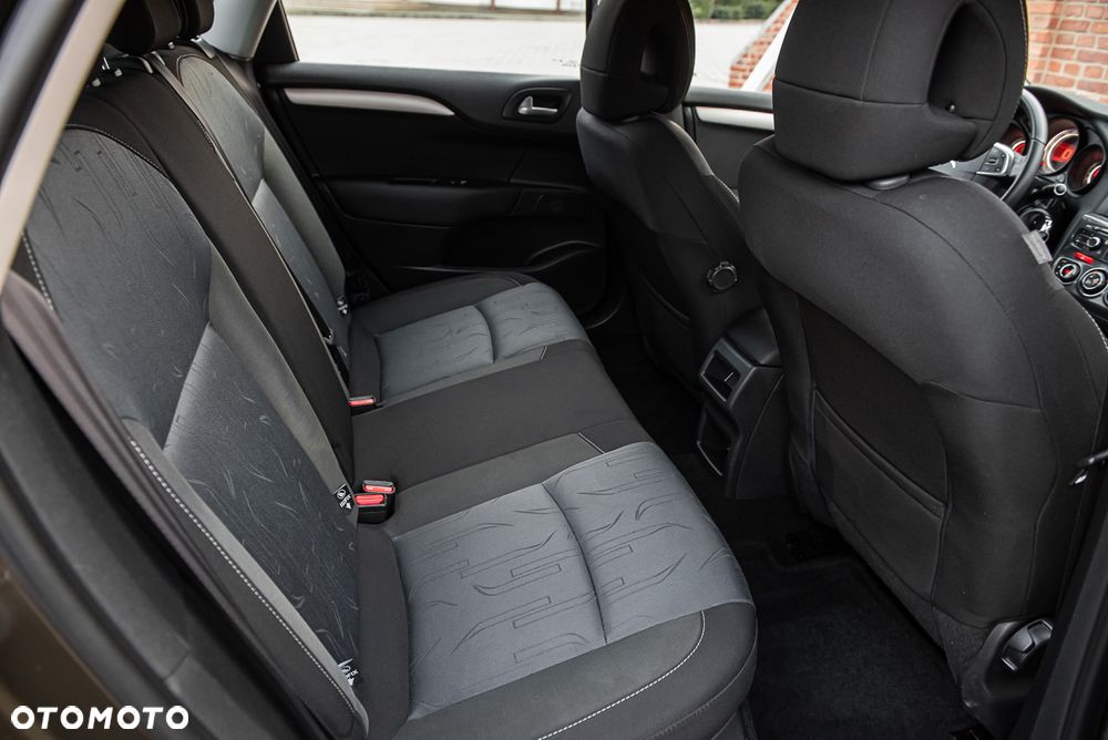 Citroën C4 HDi 90 Attraction - 25