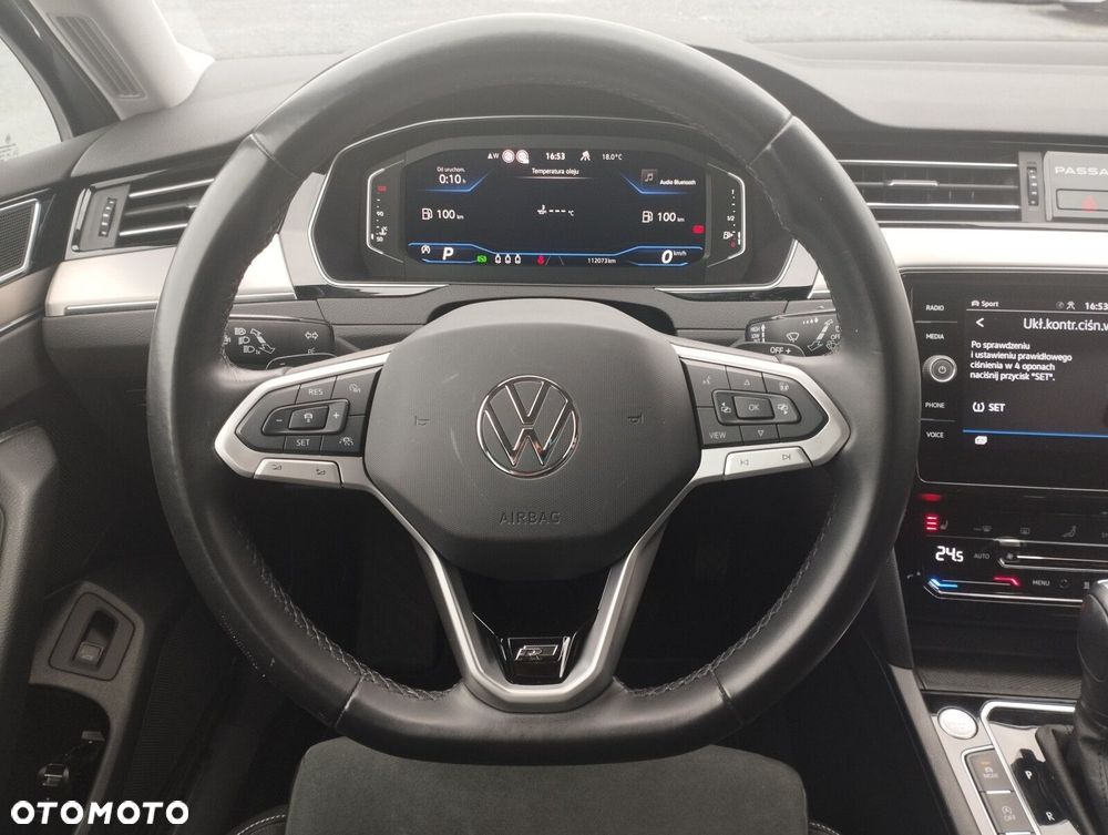 Volkswagen Passat - 11