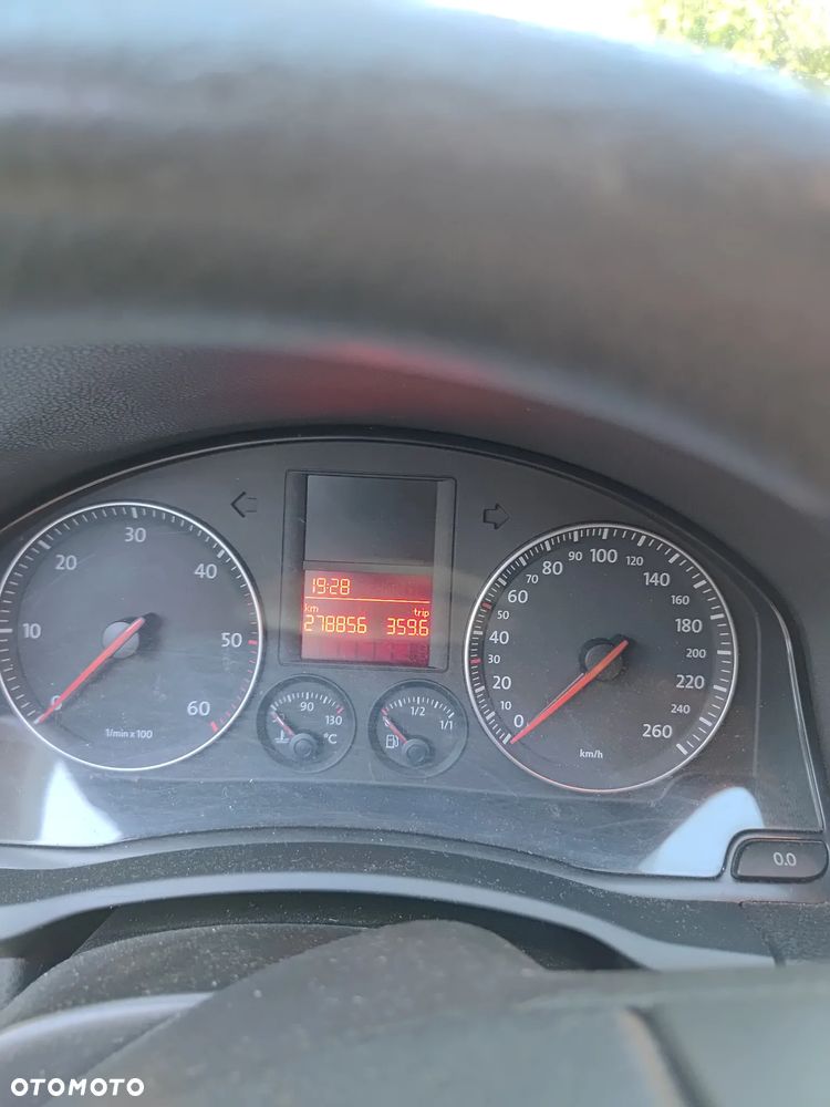 Volkswagen Golf 1.9 TDI DPF Comfortline - 8