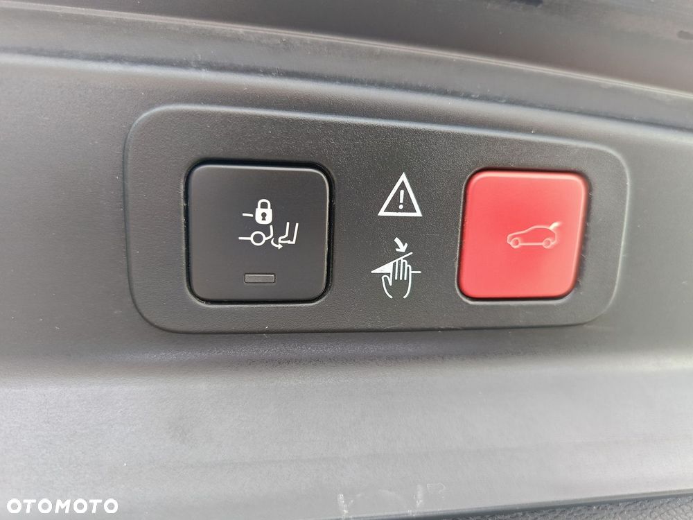 Peugeot 5008 1.6 PureTech Allure S&S EAT8 - 15