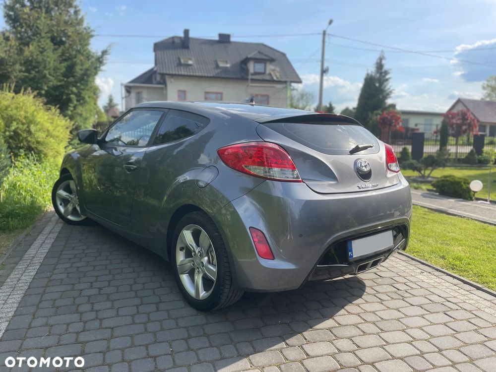 Hyundai Veloster 1.6 GDI Comfort - 14