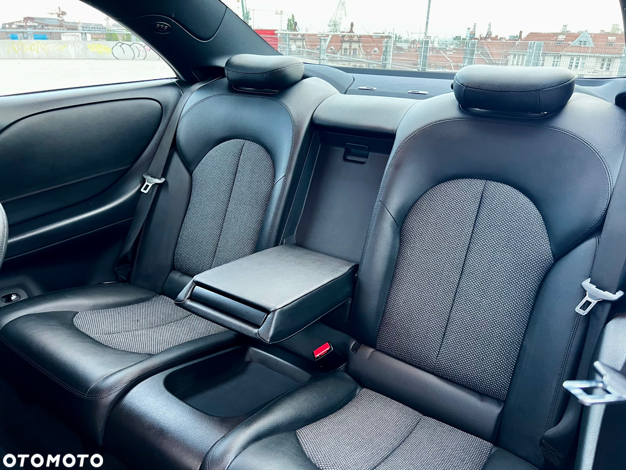 Mercedes-Benz CLK Coupe 200 Kompressor Automatik Avantgarde - 32