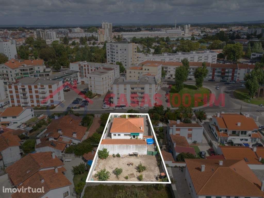 Moradia Térrea T3 + 1 c/ 3 anexos + terreno - Marinha Grande - Grande imagem: 2/38