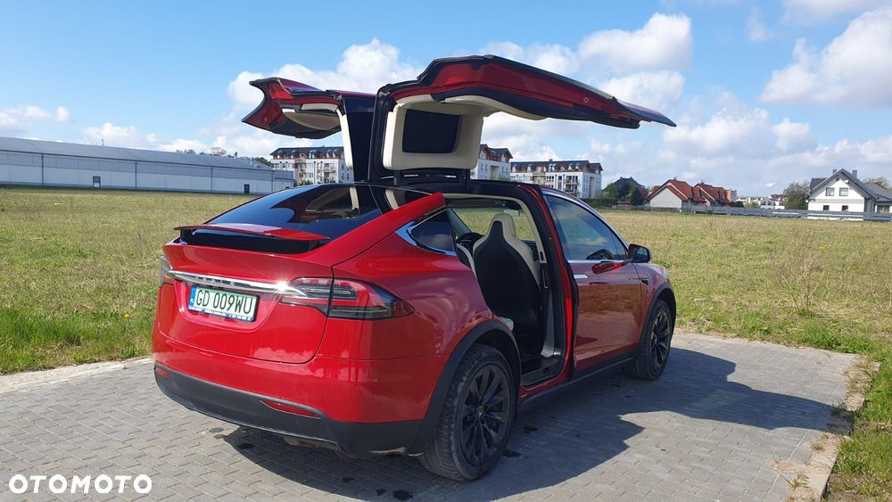 Tesla Model X 75D Allradantrieb - 2