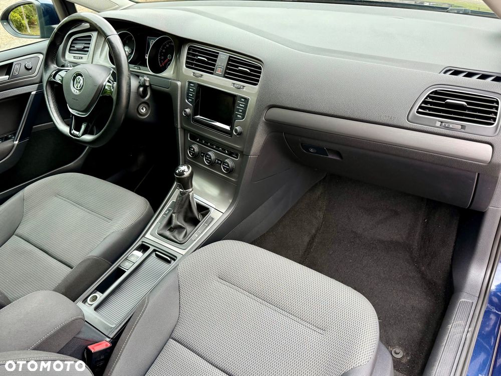 Volkswagen Golf - 8