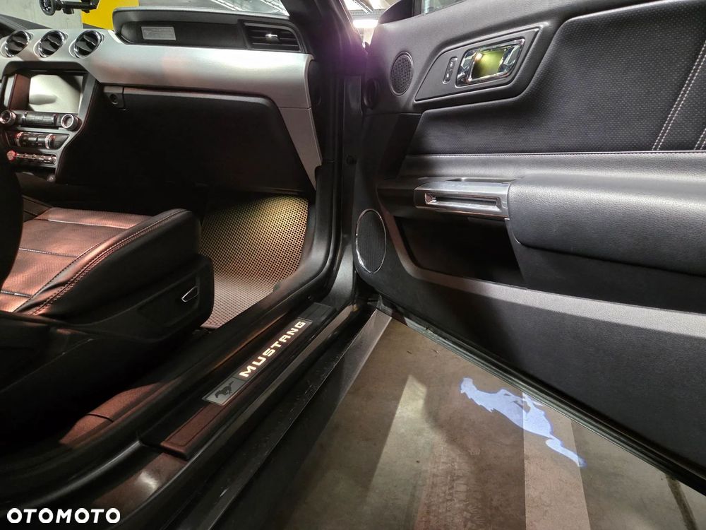 Ford Mustang 2.3 EcoBoost - 28