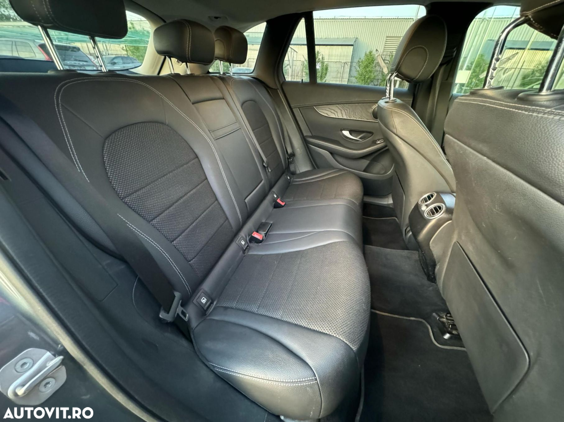 Mercedes-Benz GLC 300 e 4Matic 9G-TRONIC - 17