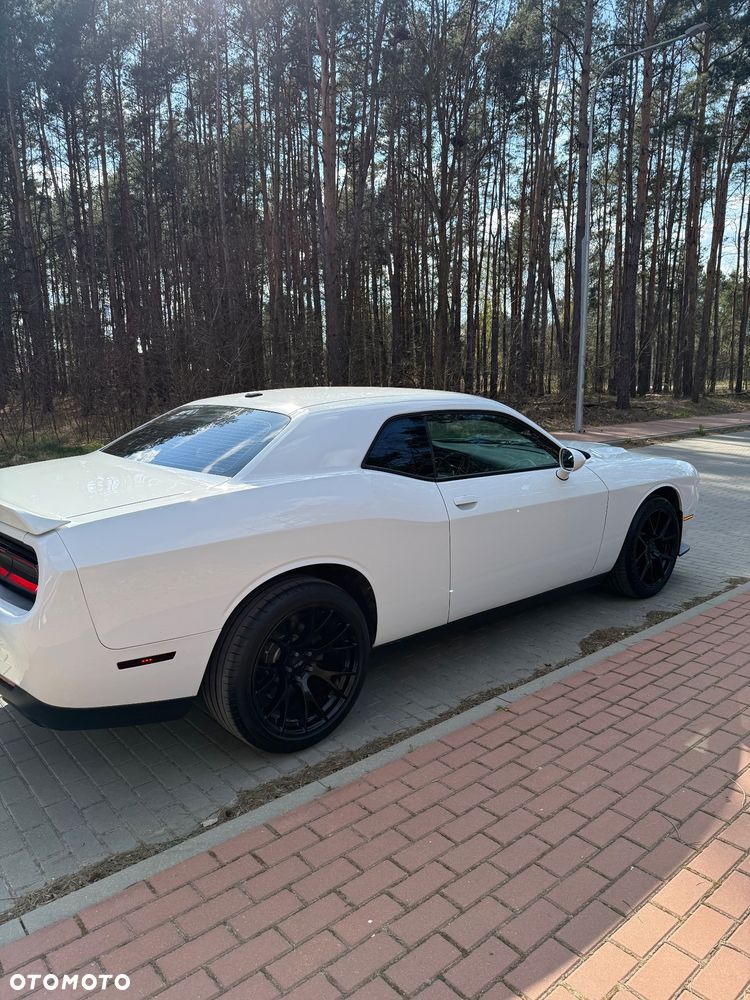 Dodge Challenger - 14