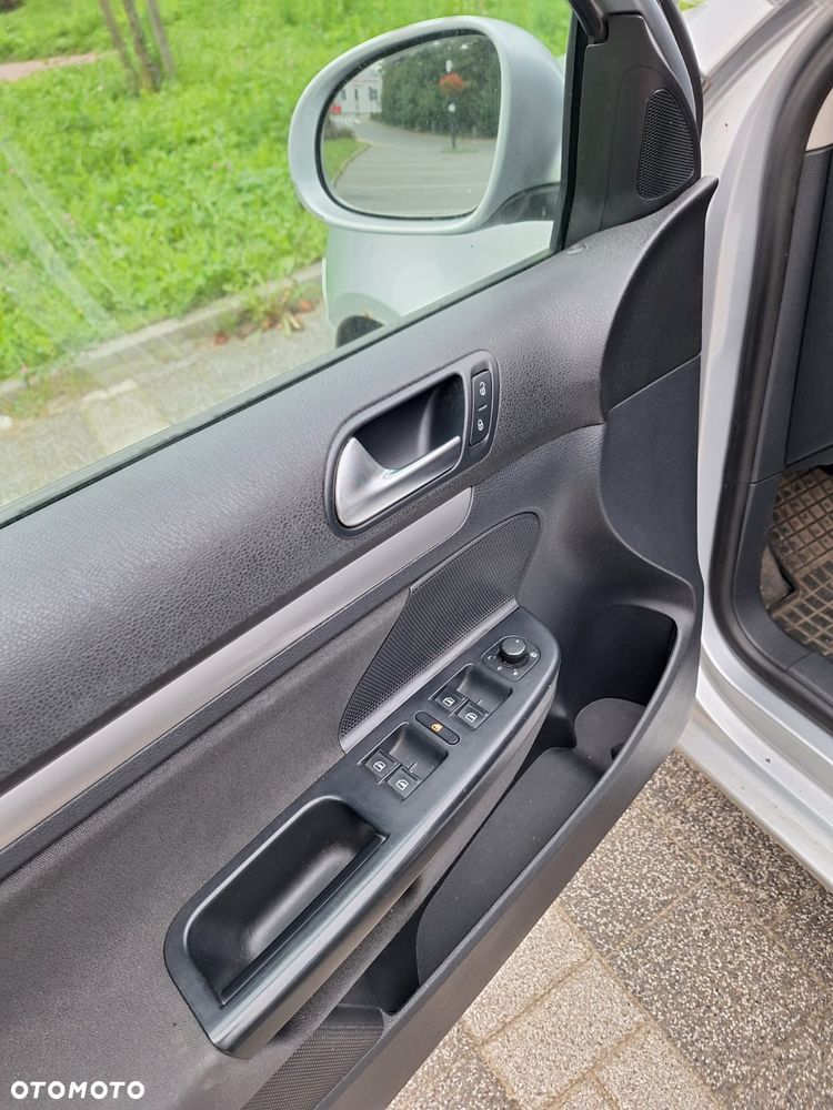 Volkswagen Golf 1.6 TDI DPF BlueMotion - 6